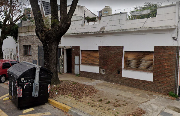 La Comuna 12 indemnizará a una familia por la caída de un árbol en su casa de Villa Pueyrredón