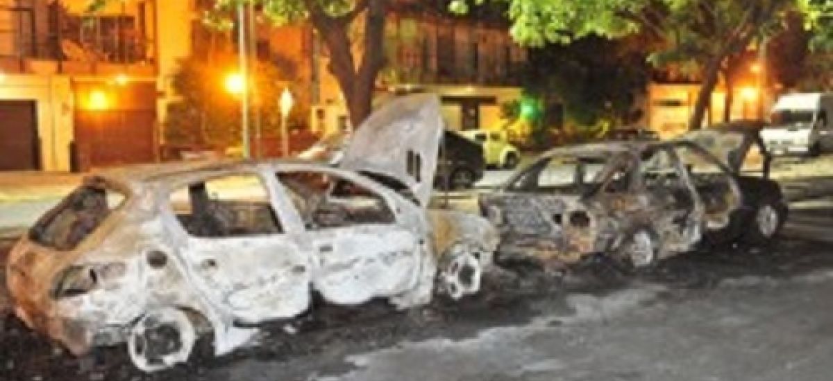 autos quemados barrio mitre